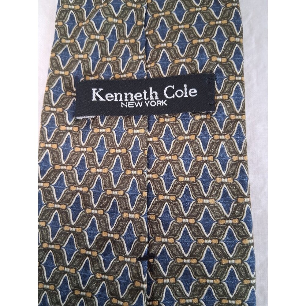 Kenneth Cole Men's Necktie 57 L x 4 W Silk Made in USA Green Blue Geometric GUC